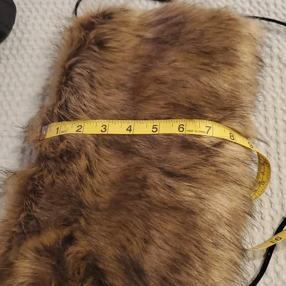 LA CARRIE Faux Fur Hand Muffs Women Winter Fuzzy Pouch Furry Plush Muffle (#22)